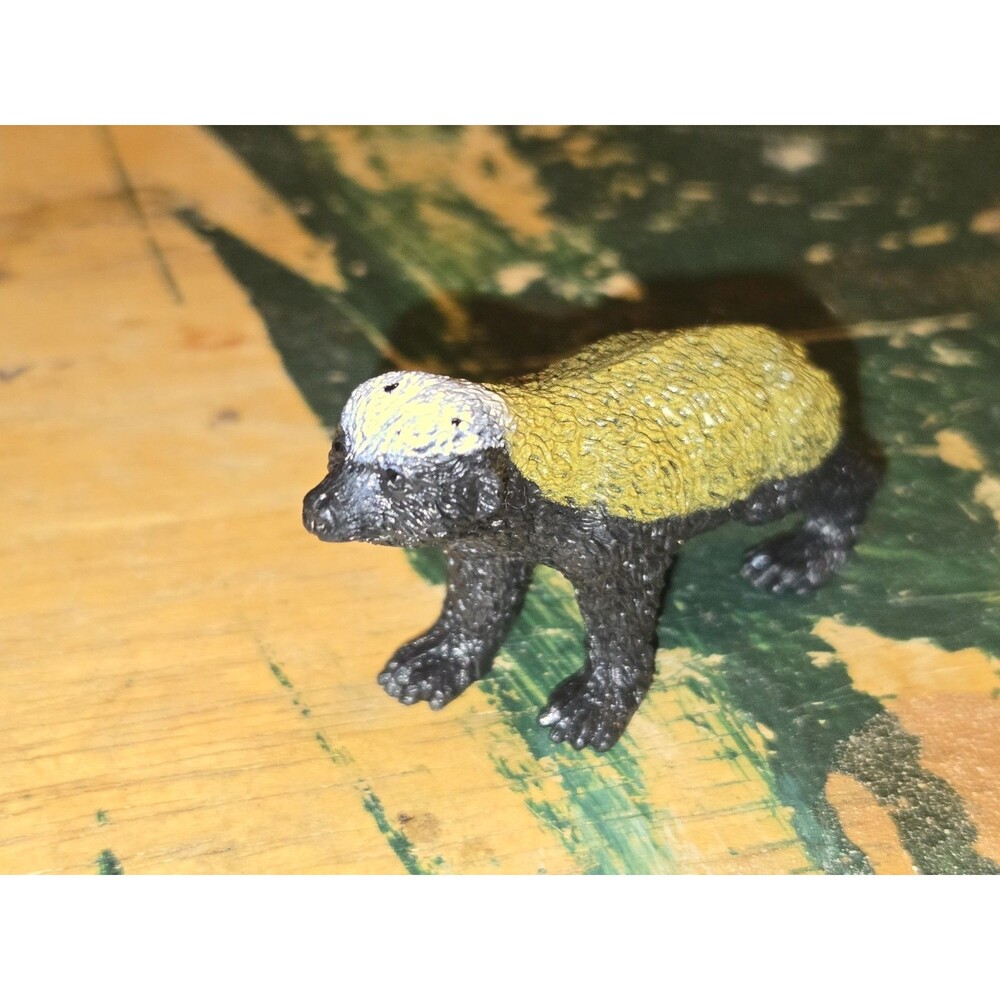 YOWIE Honey Badger Toy Colors of the Kingdom Collection 2" Long Animal Figurine